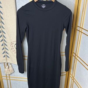SKIMS Fits Everybody Long-Sleeve Crewneck Maxi Dress Size M